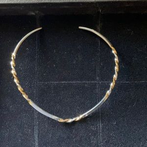 Charm collar necklace